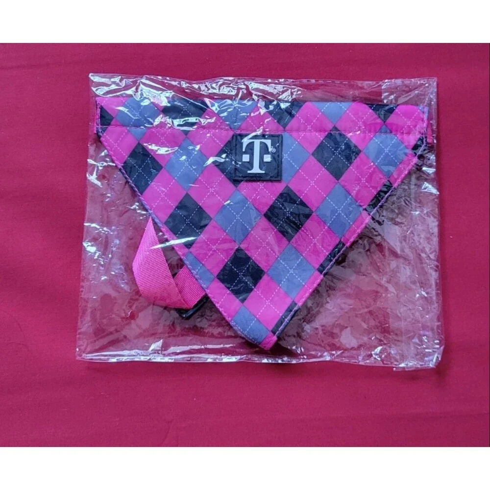 T-Mobile Tuesday Adjustable Pet Bandana Collar - Small